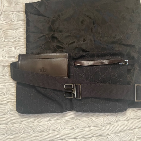 Authentic Gucci waist bum bag with dust bag - Picture 3 of 9